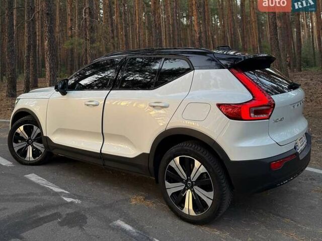 Белый Вольво XC40, объемом двигателя 0 л и пробегом 32 тыс. км за 41000 $, фото 18 на Automoto.ua