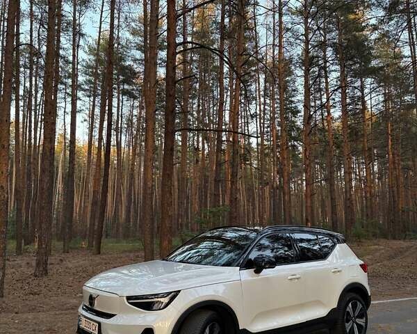 Белый Вольво XC40, объемом двигателя 0 л и пробегом 32 тыс. км за 41000 $, фото 16 на Automoto.ua