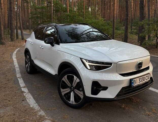 Белый Вольво XC40, объемом двигателя 0 л и пробегом 32 тыс. км за 41000 $, фото 8 на Automoto.ua