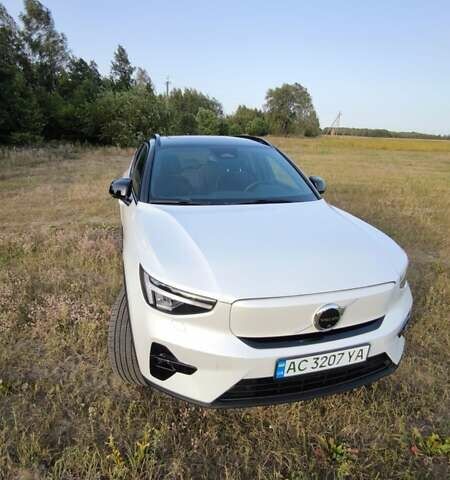 Белый Вольво XC40, объемом двигателя 0 л и пробегом 16 тыс. км за 27800 $, фото 10 на Automoto.ua
