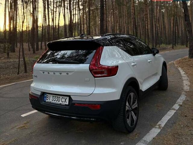 Белый Вольво XC40, объемом двигателя 0 л и пробегом 32 тыс. км за 41000 $, фото 13 на Automoto.ua