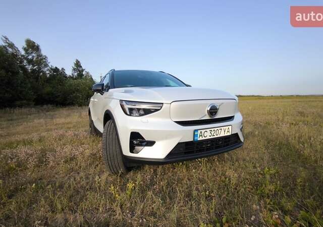Белый Вольво XC40, объемом двигателя 0 л и пробегом 16 тыс. км за 27800 $, фото 7 на Automoto.ua