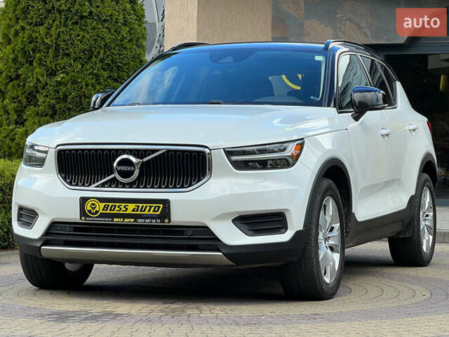 Білий Вольво XC40, об'ємом двигуна 1.97 л та пробігом 126 тис. км за 20499 $, фото 2 на Automoto.ua