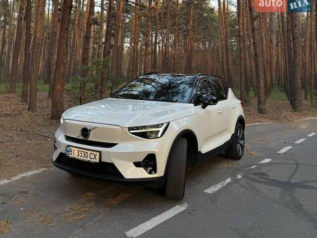 Белый Вольво XC40, объемом двигателя 0 л и пробегом 32 тыс. км за 41000 $, фото 14 на Automoto.ua