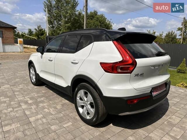 Белый Вольво XC40, объемом двигателя 1.97 л и пробегом 124 тыс. км за 22900 $, фото 3 на Automoto.ua