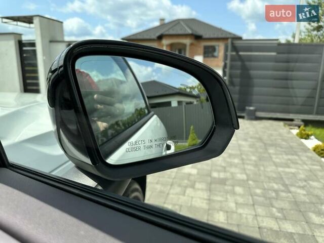 Білий Вольво XC40, об'ємом двигуна 1.97 л та пробігом 124 тис. км за 24700 $, фото 12 на Automoto.ua