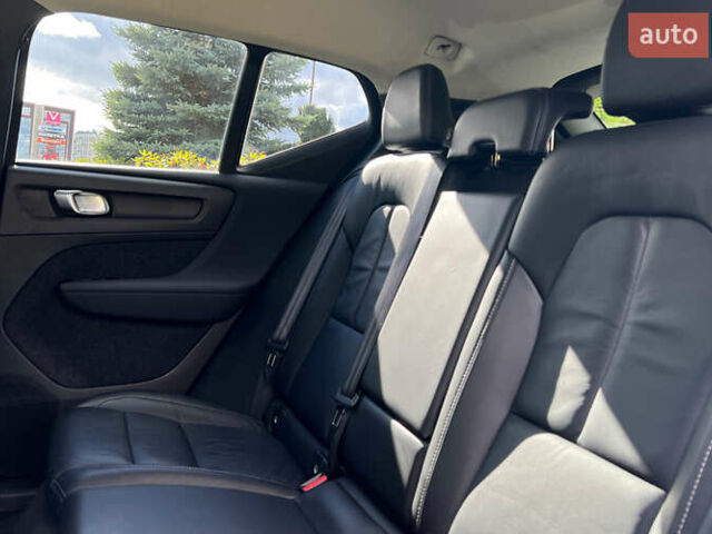 Білий Вольво XC40, об'ємом двигуна 1.97 л та пробігом 126 тис. км за 20499 $, фото 19 на Automoto.ua