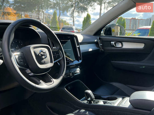 Вольво XC40 2022 в Львове на Automoto.ua Белый Вольво XC40, объемом двигателя 1.97 л и пробегом 126 тыс. км за 20900 $, фото 9 на Automoto.ua