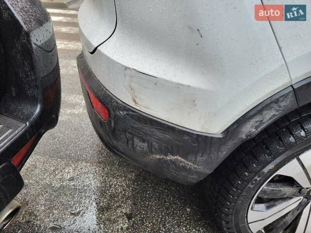 Белый Вольво XC40, объемом двигателя 0 л и пробегом 32 тыс. км за 41000 $, фото 51 на Automoto.ua