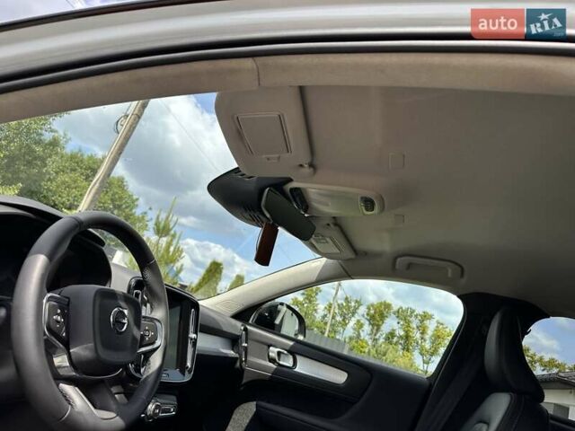 Белый Вольво XC40, объемом двигателя 1.97 л и пробегом 124 тыс. км за 22900 $, фото 21 на Automoto.ua