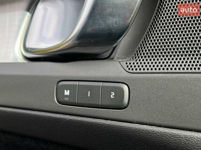 Вольво XC40 2022 в Львове на Automoto.ua Белый Вольво XC40, объемом двигателя 1.97 л и пробегом 126 тыс. км за 20900 $, фото 16 на Automoto.ua