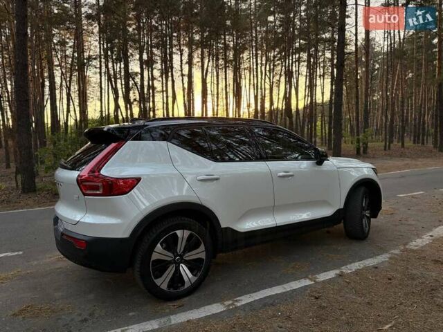 Белый Вольво XC40, объемом двигателя 0 л и пробегом 32 тыс. км за 41000 $, фото 24 на Automoto.ua