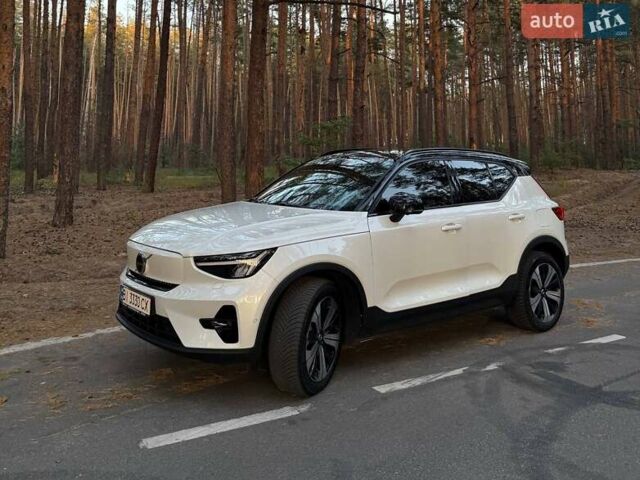 Белый Вольво XC40, объемом двигателя 0 л и пробегом 32 тыс. км за 41000 $, фото 15 на Automoto.ua