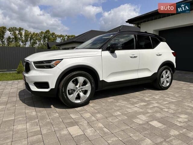Белый Вольво XC40, объемом двигателя 1.97 л и пробегом 124 тыс. км за 22900 $, фото 7 на Automoto.ua