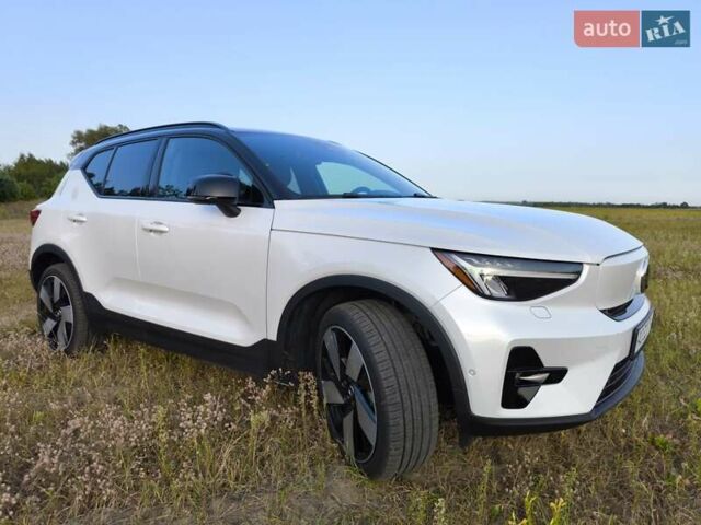 Белый Вольво XC40, объемом двигателя 0 л и пробегом 16 тыс. км за 27800 $, фото 6 на Automoto.ua