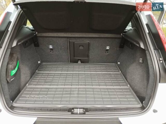 Білий Вольво XC40, об'ємом двигуна 2 л та пробігом 21 тис. км за 37100 $, фото 16 на Automoto.ua