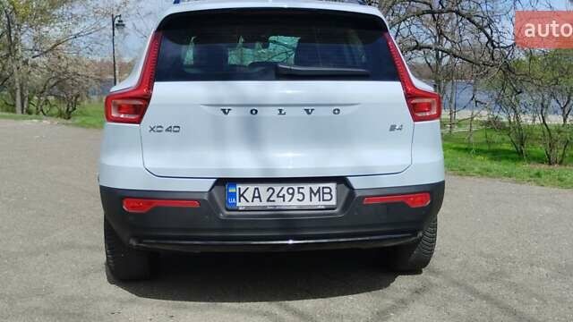 Білий Вольво XC40, об'ємом двигуна 2 л та пробігом 21 тис. км за 37100 $, фото 36 на Automoto.ua