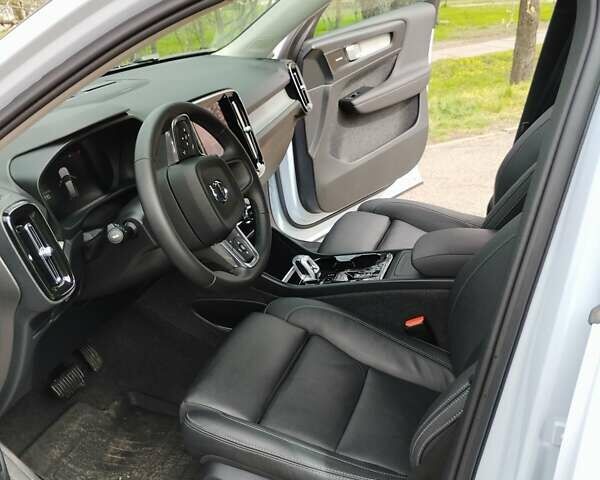 Білий Вольво XC40, об'ємом двигуна 2 л та пробігом 21 тис. км за 37100 $, фото 1 на Automoto.ua