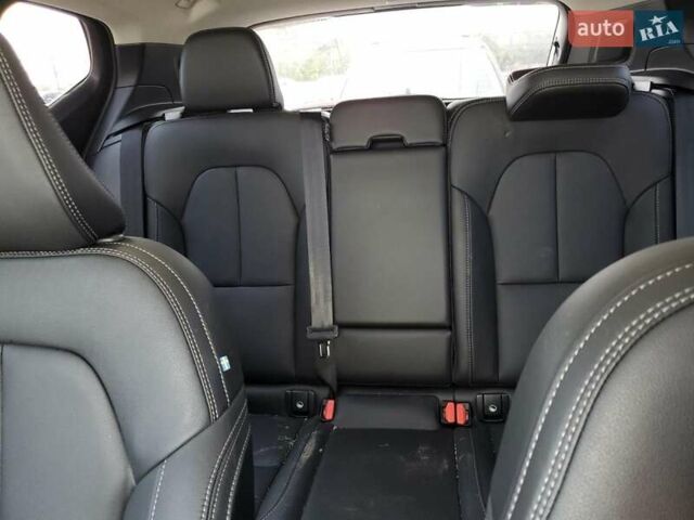 Белый Вольво XC40, объемом двигателя 1.97 л и пробегом 17 тыс. км за 12000 $, фото 9 на Automoto.ua