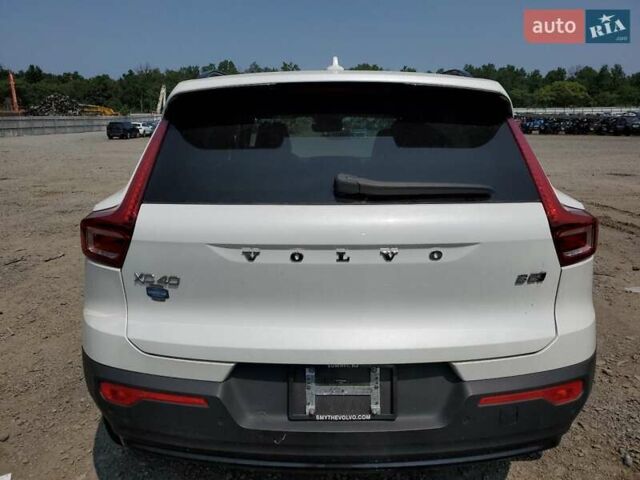 Белый Вольво XC40, объемом двигателя 1.97 л и пробегом 17 тыс. км за 12000 $, фото 5 на Automoto.ua