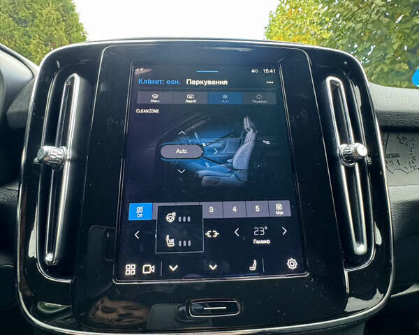 Белый Вольво XC40, объемом двигателя 0 л и пробегом 47 тыс. км за 26499 $, фото 36 на Automoto.ua