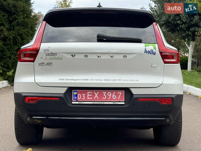 Белый Вольво XC40, объемом двигателя 0 л и пробегом 47 тыс. км за 26499 $, фото 8 на Automoto.ua