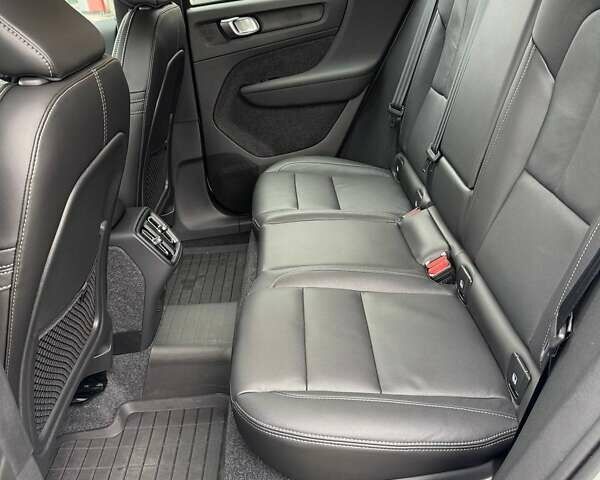 Белый Вольво XC40, объемом двигателя 1.97 л и пробегом 2 тыс. км за 42633 $, фото 10 на Automoto.ua