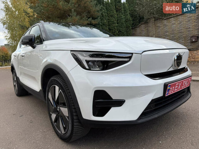 Белый Вольво XC40, объемом двигателя 0 л и пробегом 47 тыс. км за 26499 $, фото 7 на Automoto.ua