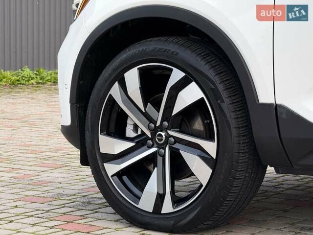 Белый Вольво XC40, объемом двигателя 2 л и пробегом 3 тыс. км за 38799 $, фото 34 на Automoto.ua