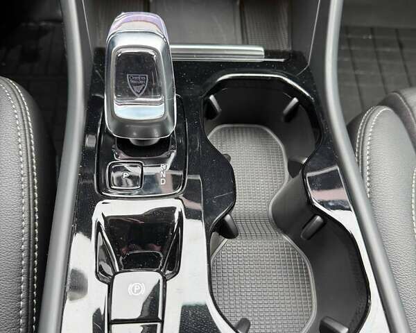 Белый Вольво XC40, объемом двигателя 1.97 л и пробегом 2 тыс. км за 42633 $, фото 24 на Automoto.ua