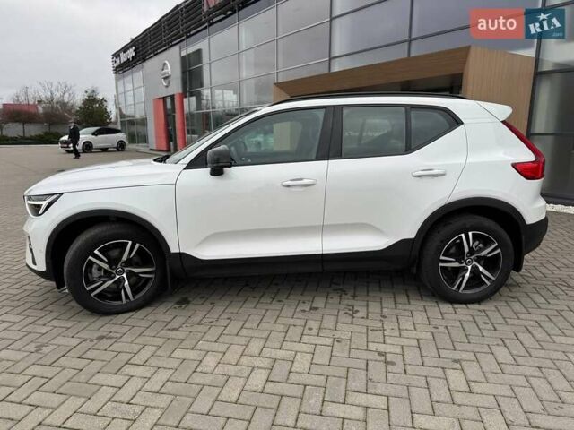 Белый Вольво XC40, объемом двигателя 1.97 л и пробегом 2 тыс. км за 42633 $, фото 5 на Automoto.ua