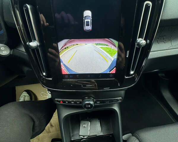 Белый Вольво XC40, объемом двигателя 0 л и пробегом 47 тыс. км за 26499 $, фото 29 на Automoto.ua