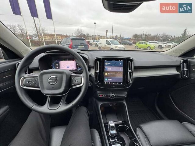 Белый Вольво XC40, объемом двигателя 1.97 л и пробегом 2 тыс. км за 42633 $, фото 26 на Automoto.ua
