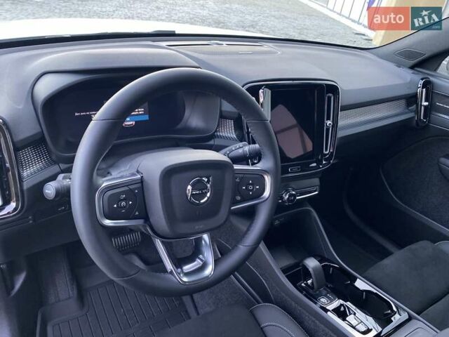 Білий Вольво XC40, об'ємом двигуна 1.97 л та пробігом 1 тис. км за 45788 $, фото 37 на Automoto.ua