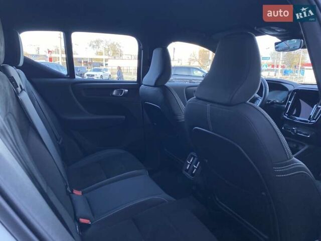 Білий Вольво XC40, об'ємом двигуна 1.97 л та пробігом 1 тис. км за 45788 $, фото 25 на Automoto.ua