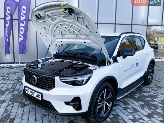 Білий Вольво XC40, об'ємом двигуна 1.97 л та пробігом 1 тис. км за 45788 $, фото 41 на Automoto.ua