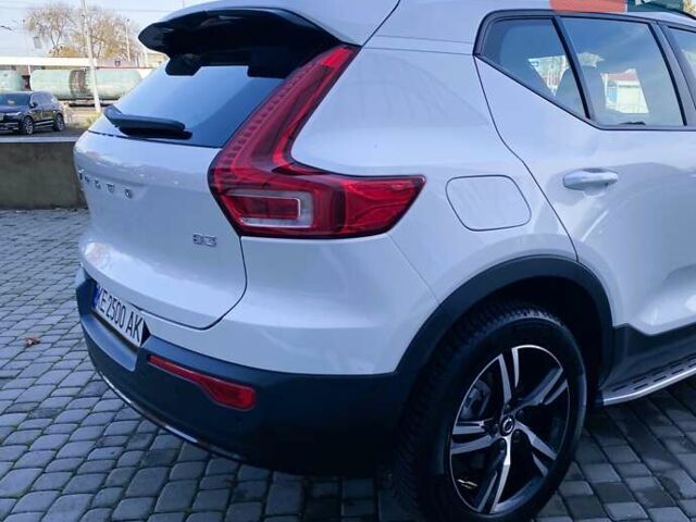 Білий Вольво XC40, об'ємом двигуна 1.97 л та пробігом 1 тис. км за 45788 $, фото 15 на Automoto.ua
