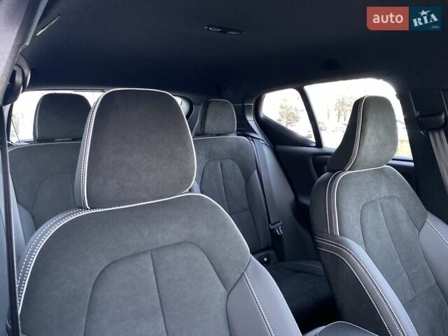 Білий Вольво XC40, об'ємом двигуна 1.97 л та пробігом 1 тис. км за 45788 $, фото 23 на Automoto.ua