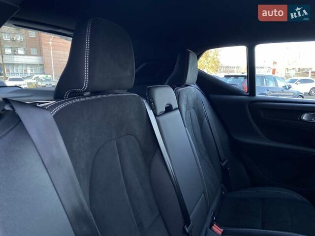 Білий Вольво XC40, об'ємом двигуна 1.97 л та пробігом 1 тис. км за 45788 $, фото 26 на Automoto.ua