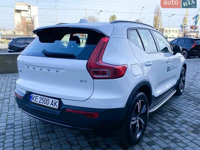 Білий Вольво XC40, об'ємом двигуна 1.97 л та пробігом 1 тис. км за 45788 $, фото 8 на Automoto.ua