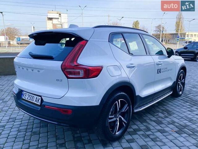 Білий Вольво XC40, об'ємом двигуна 1.97 л та пробігом 1 тис. км за 45788 $, фото 9 на Automoto.ua