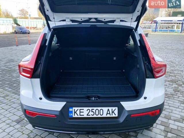 Білий Вольво XC40, об'ємом двигуна 1.97 л та пробігом 1 тис. км за 45788 $, фото 14 на Automoto.ua