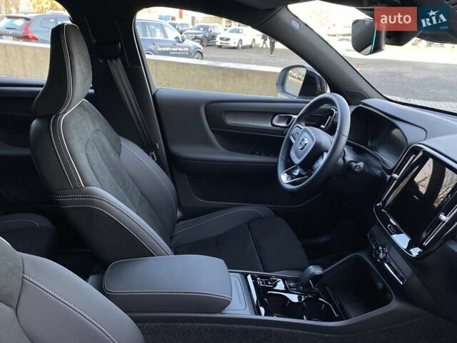 Білий Вольво XC40, об'ємом двигуна 1.97 л та пробігом 1 тис. км за 45788 $, фото 20 на Automoto.ua