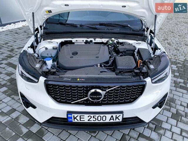 Білий Вольво XC40, об'ємом двигуна 1.97 л та пробігом 1 тис. км за 45788 $, фото 40 на Automoto.ua