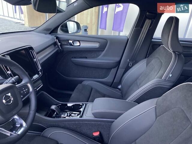 Білий Вольво XC40, об'ємом двигуна 1.97 л та пробігом 1 тис. км за 45788 $, фото 36 на Automoto.ua
