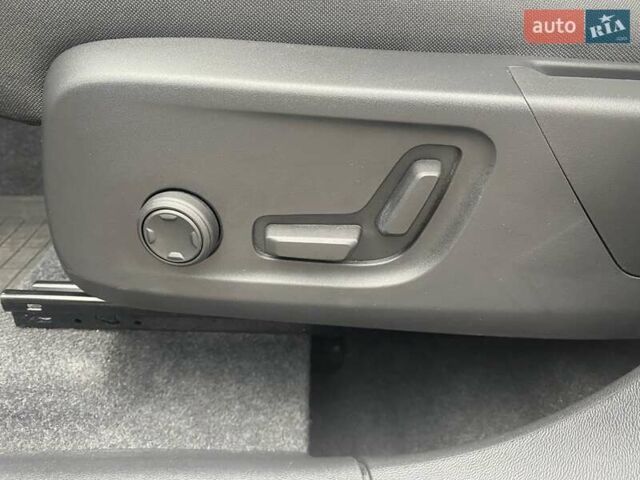 Бежевий Вольво XC40, об'ємом двигуна 1.97 л та пробігом 22 тис. км за 46020 $, фото 16 на Automoto.ua