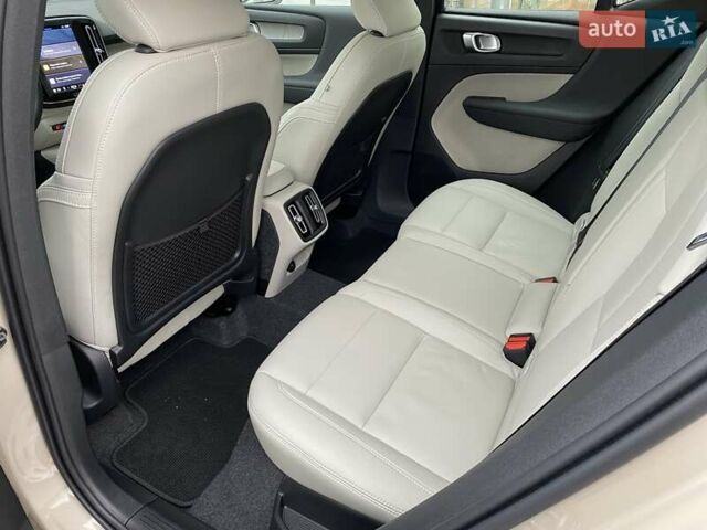 Бежевый Вольво XC40, объемом двигателя 1.97 л и пробегом 7 тыс. км за 46950 $, фото 16 на Automoto.ua