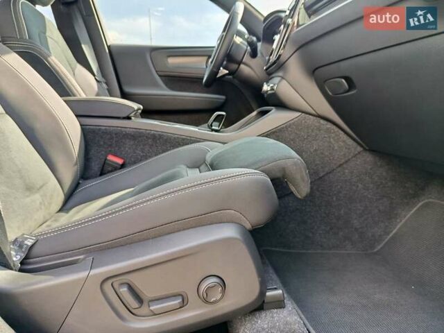 Бежевый Вольво XC40, объемом двигателя 1.97 л и пробегом 4 тыс. км за 45800 $, фото 16 на Automoto.ua