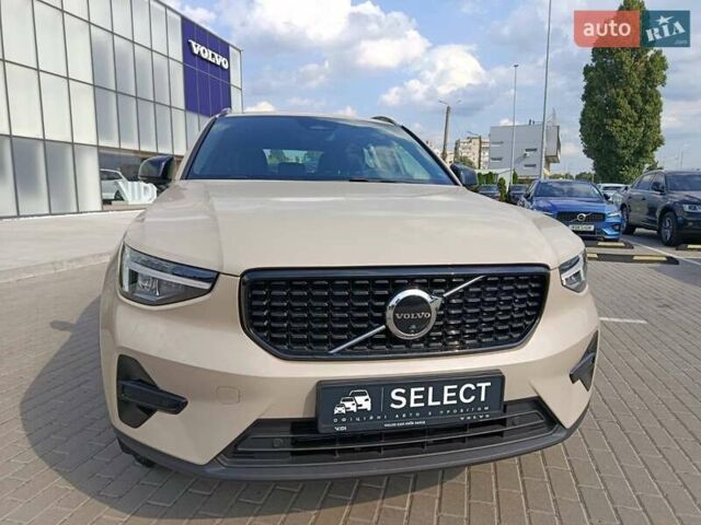 Бежевый Вольво XC40, объемом двигателя 1.97 л и пробегом 4 тыс. км за 45800 $, фото 2 на Automoto.ua