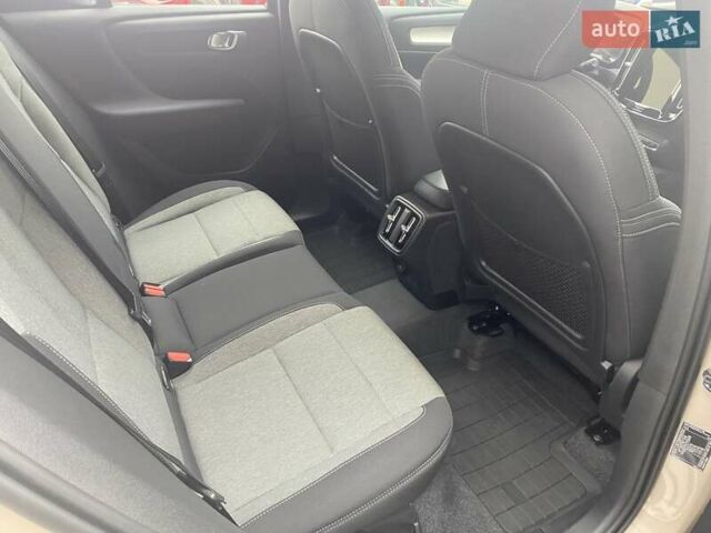 Бежевий Вольво XC40, об'ємом двигуна 1.97 л та пробігом 22 тис. км за 46020 $, фото 12 на Automoto.ua